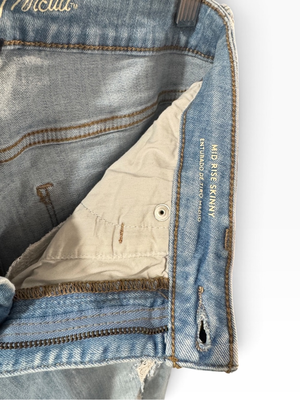 Universal Thread Light Blue Mid Rise Distressed Skinny Jeans - Picture 7 of 8